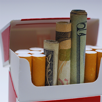 Cigarette et argent canva